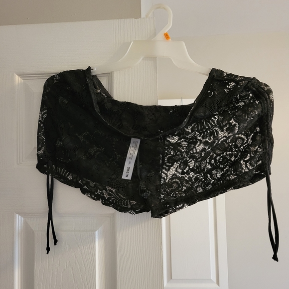 Clothes - Picture 4 of 5